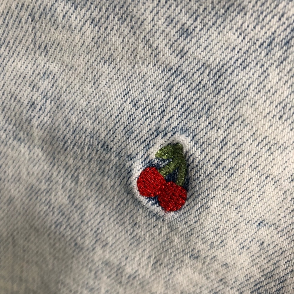 Judy Blue Cut Off Shorts High Rise Cherry Embroidered Acid Wash XL Festival - Picture 12 of 16